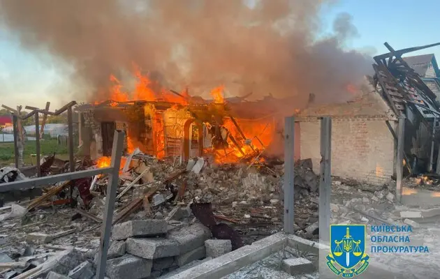 РФ атакувала Київську область дронами та ракетами. Є постраждалі люди, зруйноване та пошкоджене житло